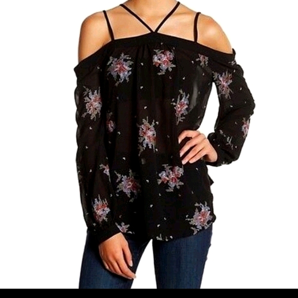 Ro & De Tops - RO & DE Cold Shoulder Top
